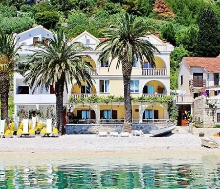 شقة In With Seaview, Loggia, Air Condition, Wifi *